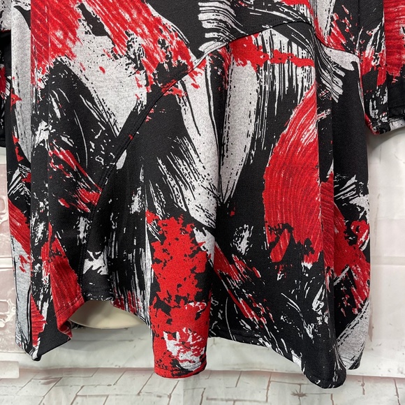 Avenue Womens Black Red White 3/4 Sleeves Asymmetrical Hem Top Blouse Plus 26 28 - Picture 6 of 16